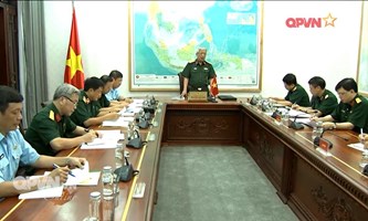 Thượng tướng Nguyễn Chí Vịnh làm việc với các đơn vị về công tác khắc phục hậu quả sau chiến tranh