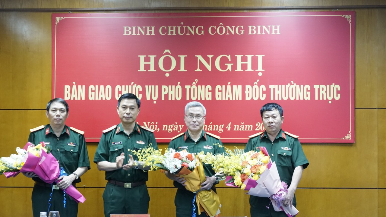 Bàn giao chức vụ Phó Tổng Giám đốc thường trực Trung tâm Hành động bom mìn quốc gia Việt Nam